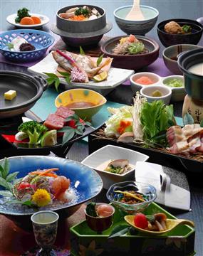 曲水の庭ホテル玉泉　夕食(一例)